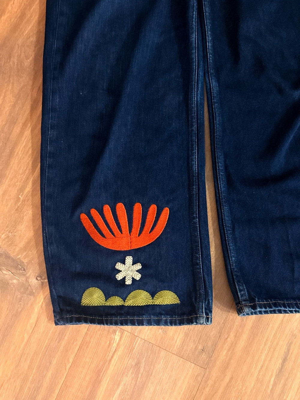 Embroidered Jeans - Picture 3 of 3